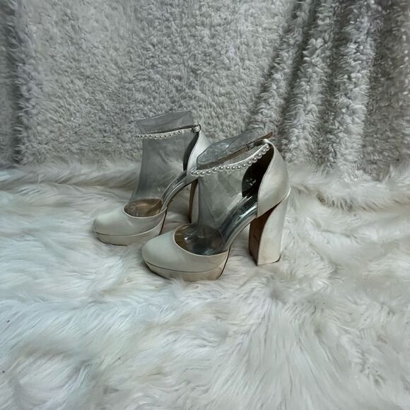 Badgley Mischka Felixa satin fabric white ankle pearl strap platform heels SZ8 - Picture 1 of 13
